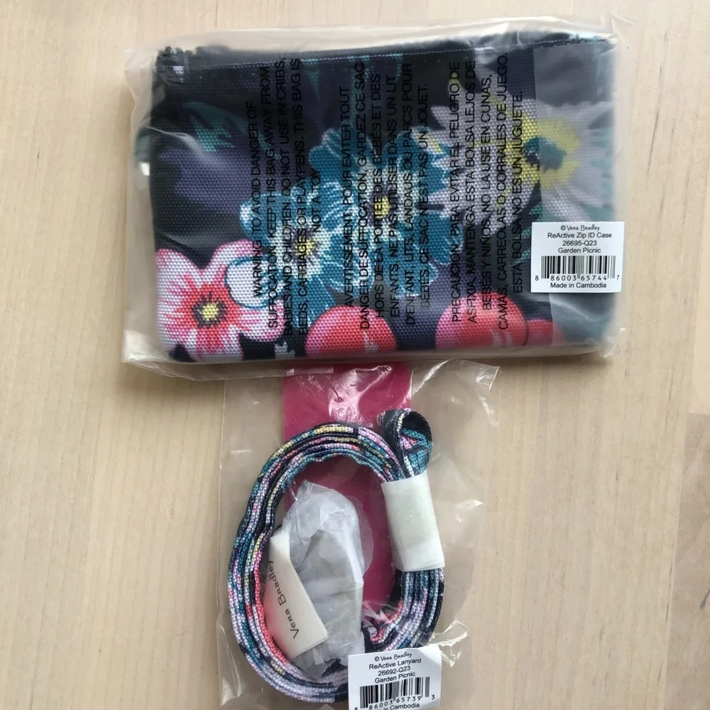 Vera Bradley Zip ID Case and Lanyard in ReActive Garden Picnic